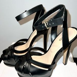 Aldo Black heels. Basic for your closet